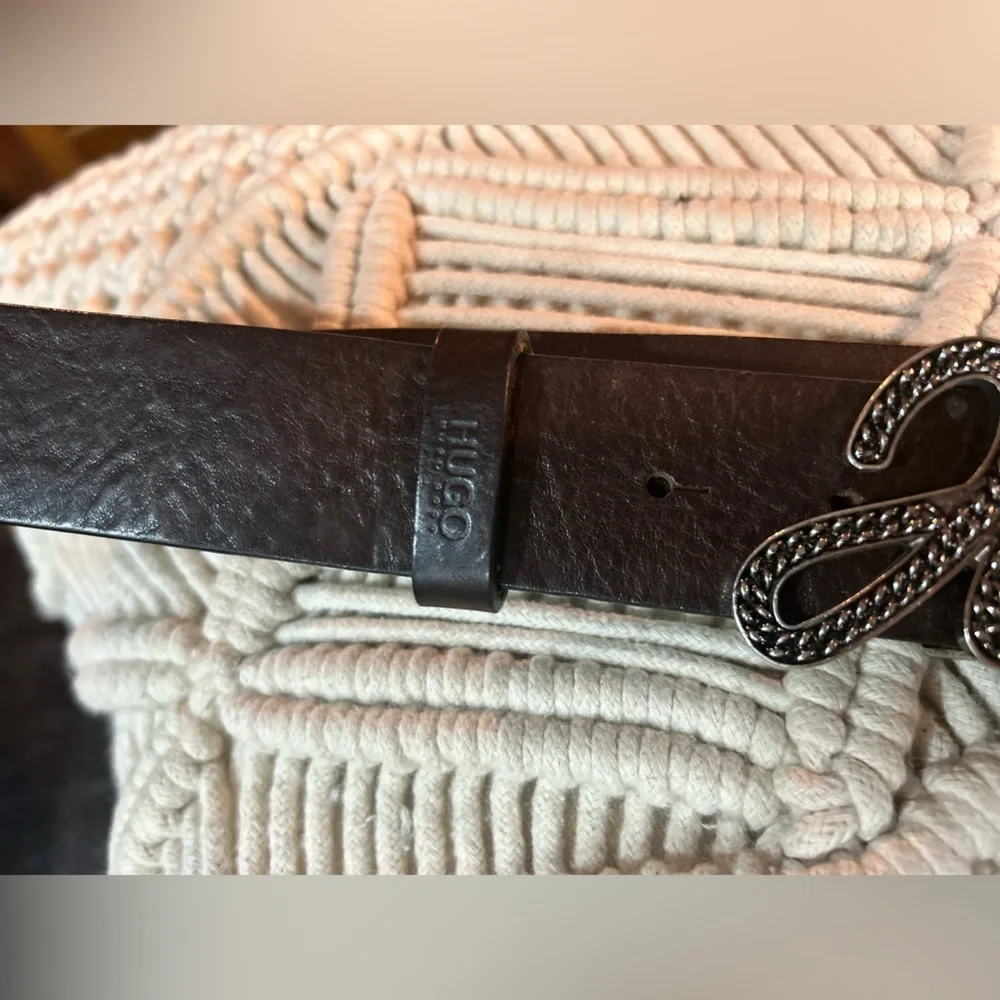 Hugo Boss leather belt - Picture 4 of 11